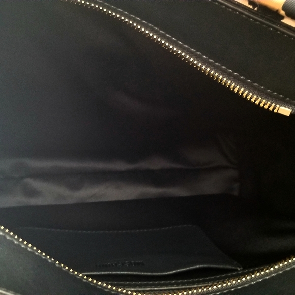 MOSCHINO BUNDLE TOTE & CROSSBODY - Picture 6 of 7